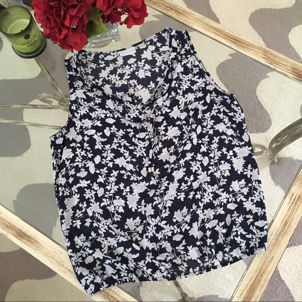 • [New York & Company] Floral Top •